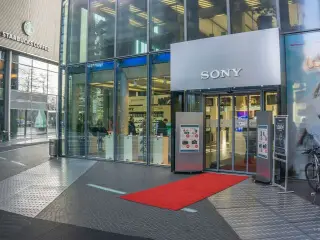 Eingang_vom_Sony_Flagship-Store