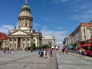 French_cathedral_on_the_Gendarmenmarkt