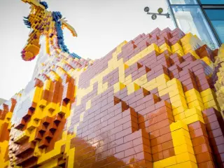 Lego_Giraffe_vor_dem_Legoland_Berlin