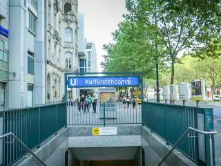 Underground_station_Kurfürstendamm