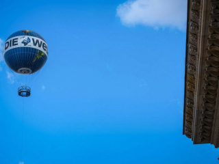good_trip_in_the_world_balloon_Berlin