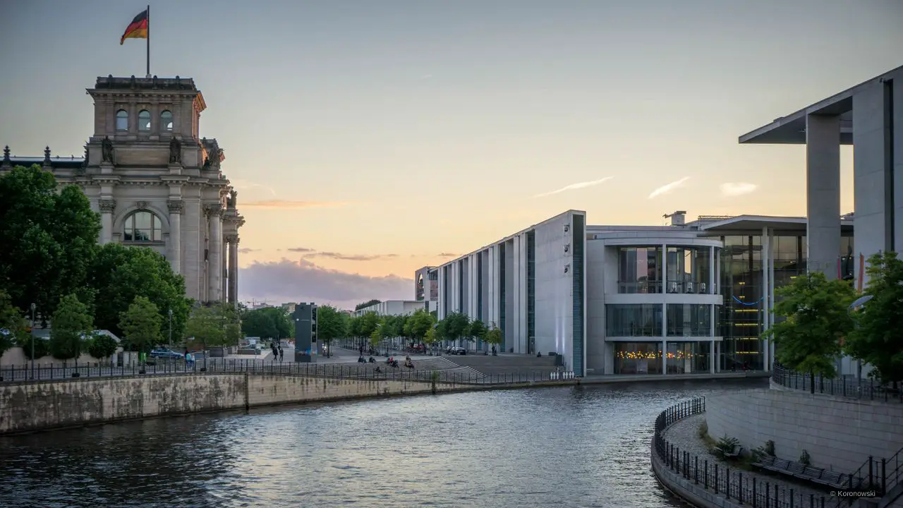 Schifftour Berlin Reichstag