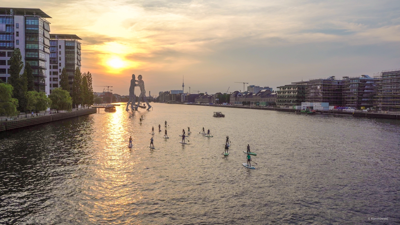 Stand-up-Paddling auf der Spree - Aktivitäten mit Kindern in Berlin
