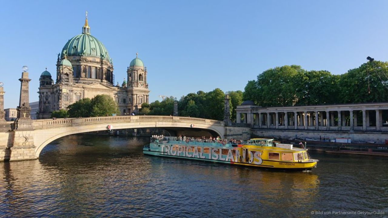 Schifffahrt durch Berlin1