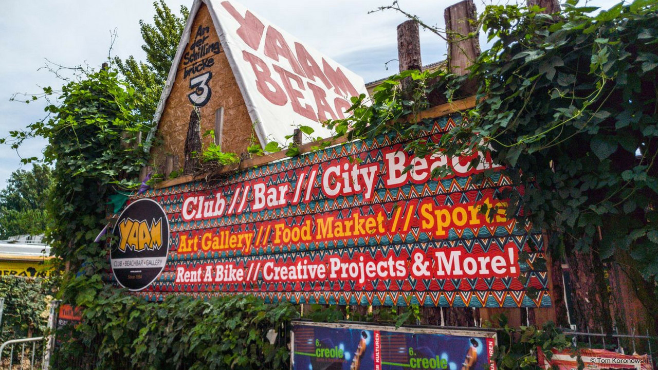 Die YAAM Strandbar in Berlin