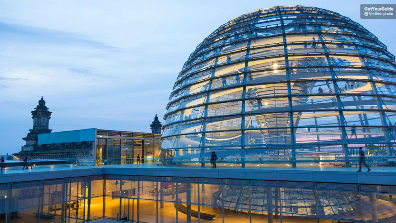 Reichstagskuppel am Abend