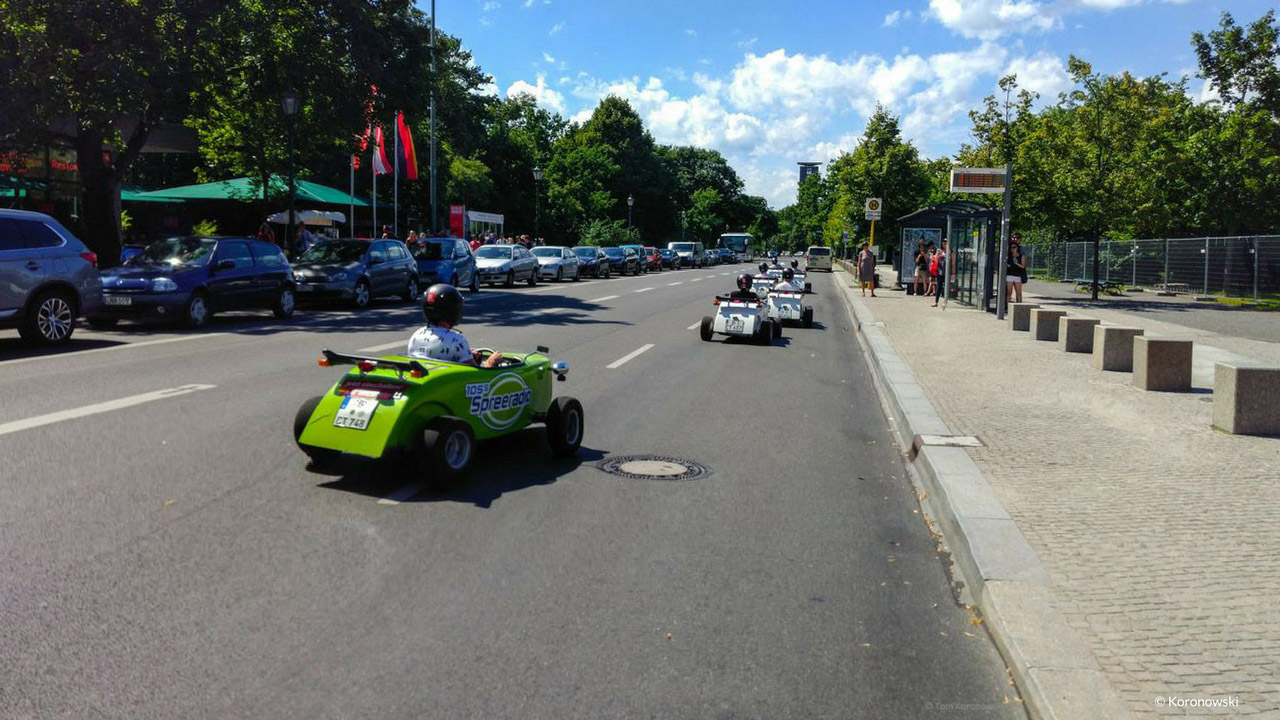 A Tour in a Mini Hot Rod through Berlin