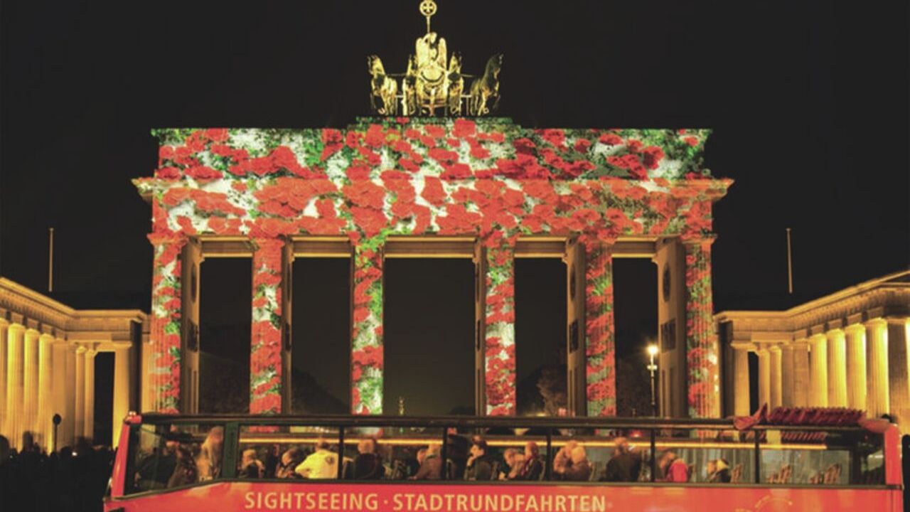 Festival of Lights Schiff und Bus Tour Currywurst mit Getränk