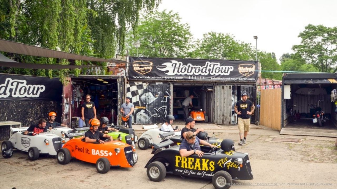 Sightseeing Tour in a Mini Hotrod Berlin2