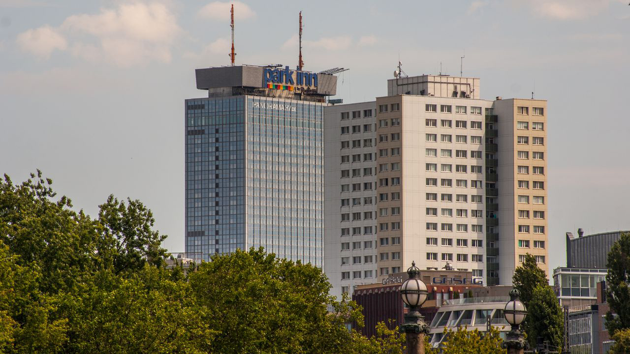 Base Flying at Alexanderplatz