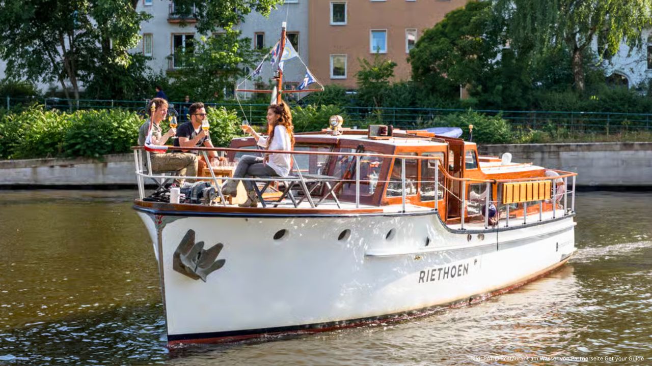 Floating Dinner Cruise in Berlin1