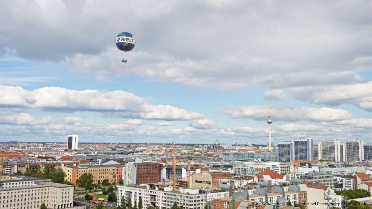 Weltballon in Berlin
