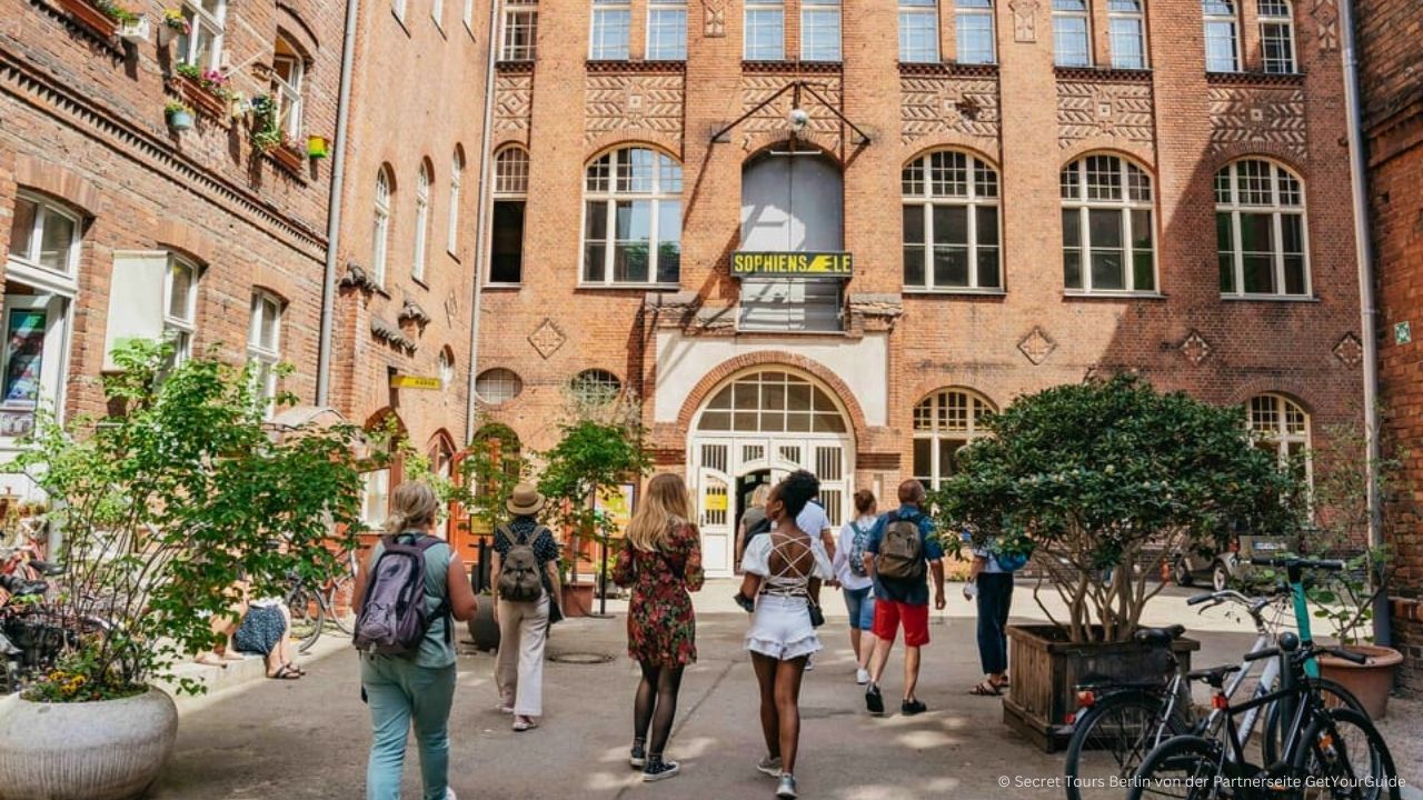 Tour zu versteckten Hinterhöfen in Berlin