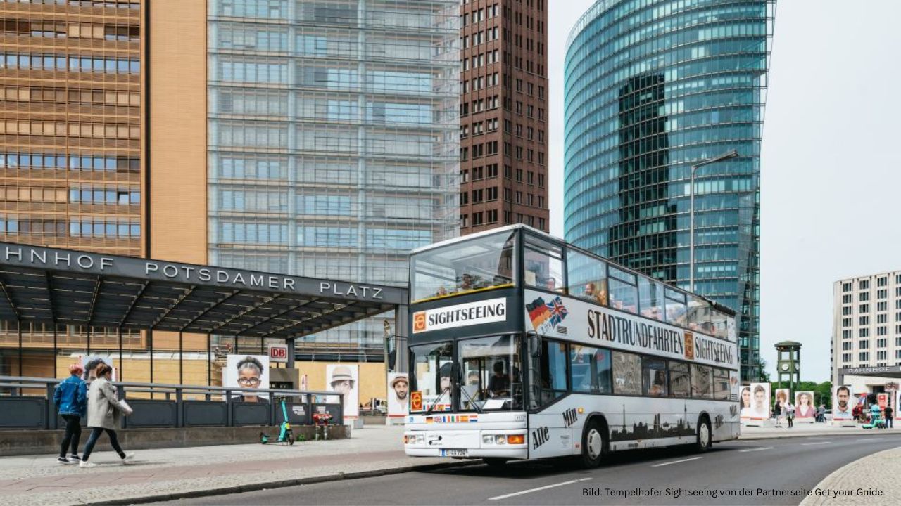 Hop-on/Hopp-off Bustour in Berlin mit Live-Kommentar