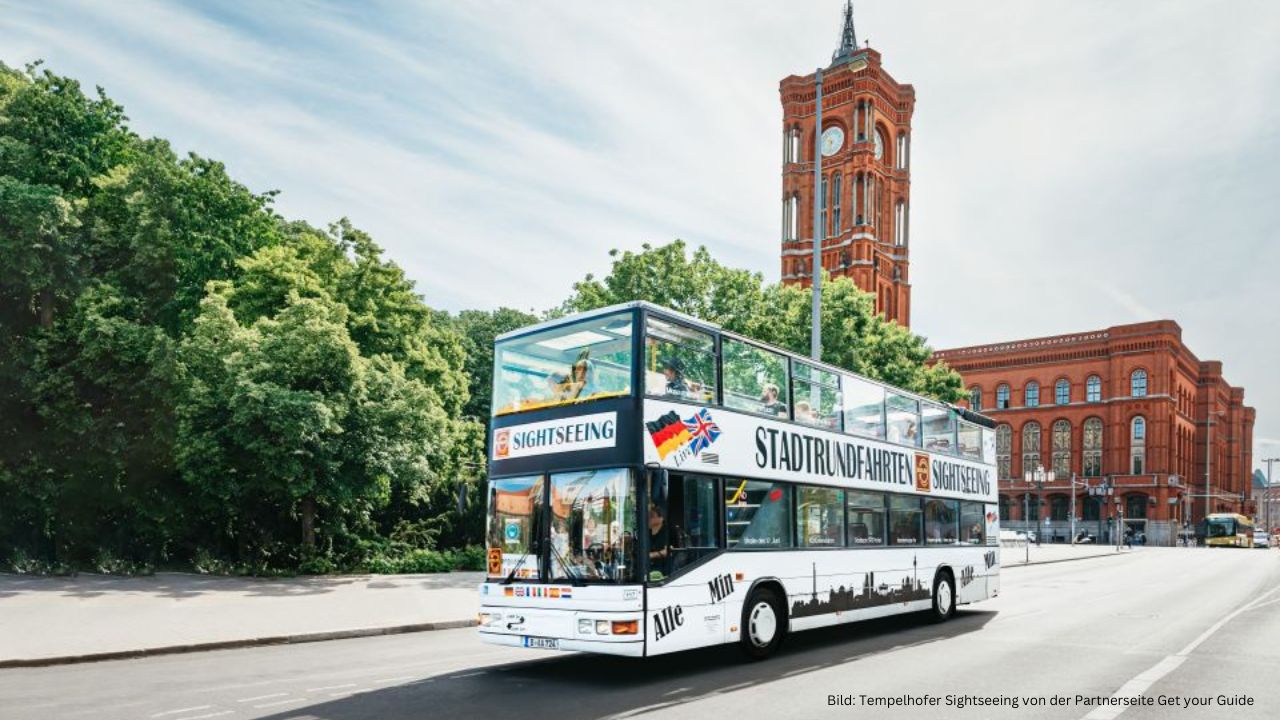 Hop-on/Hopp-off Bustour in Berlin mit Live-Kommentar