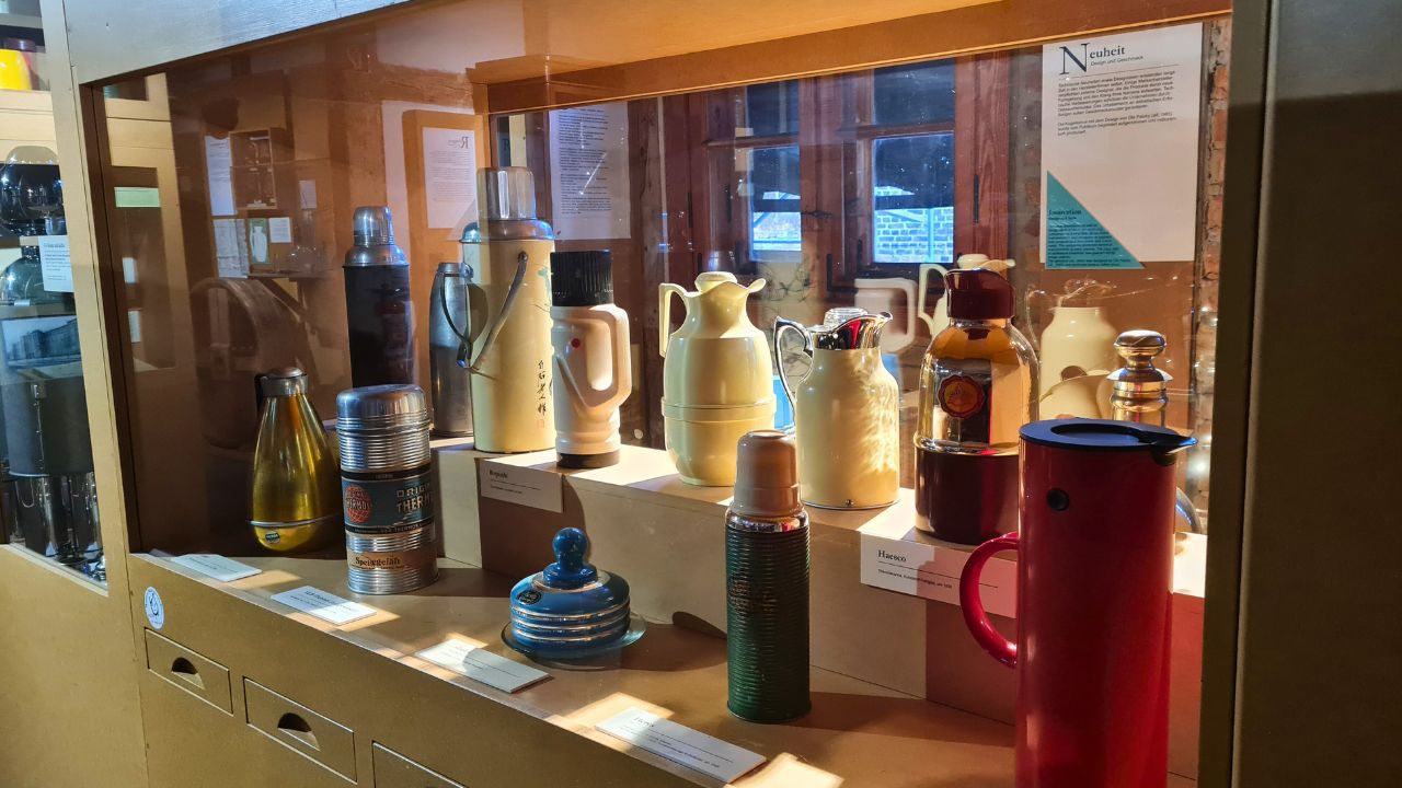 Baruther Glashuette - Ausstellung Termoskanne