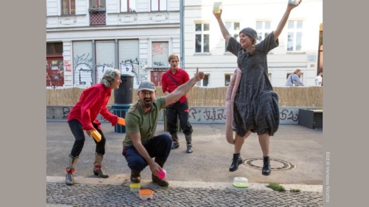 "Müll Side Story" - Eine interaktive Straßentheater-Performance