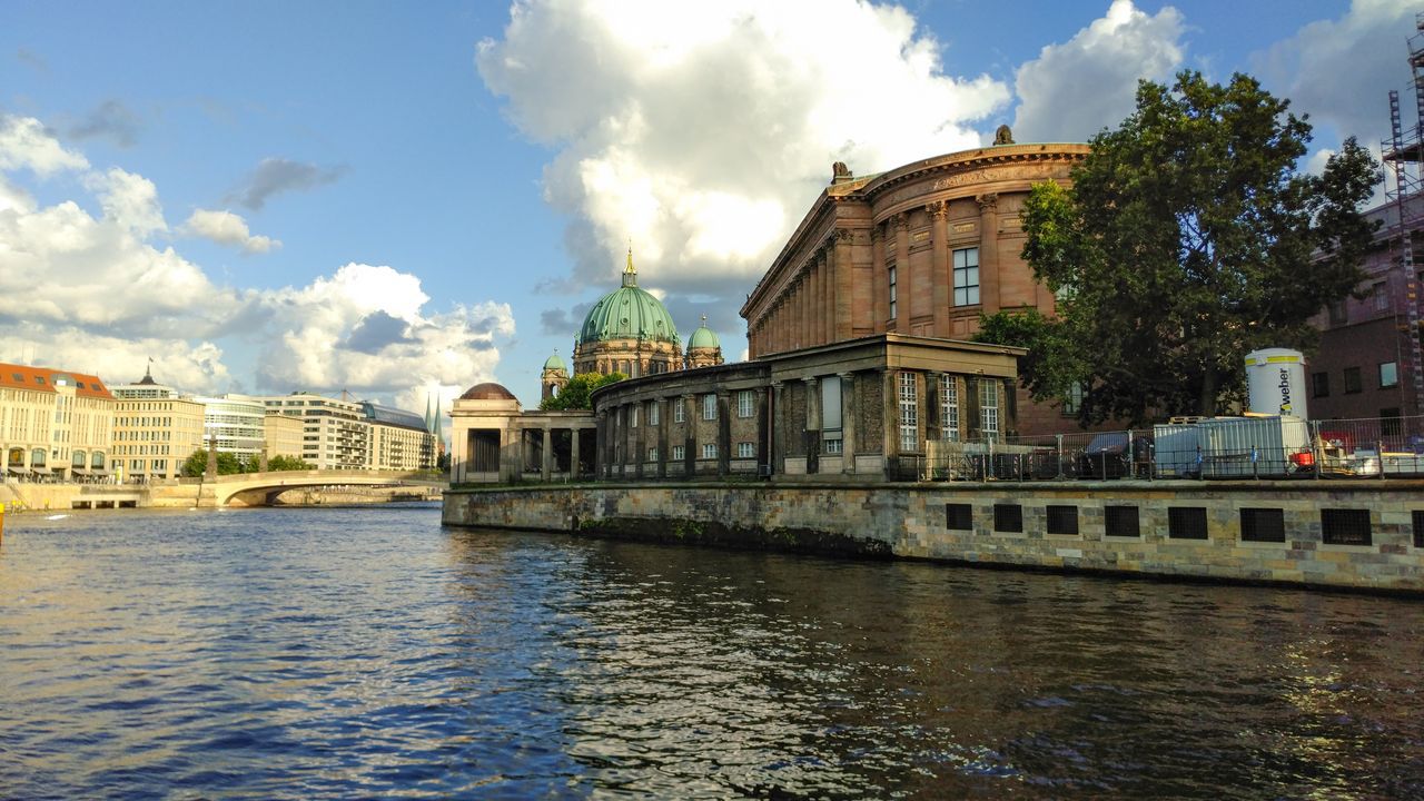 Berlin: Brückenfahrt entlang der Spree