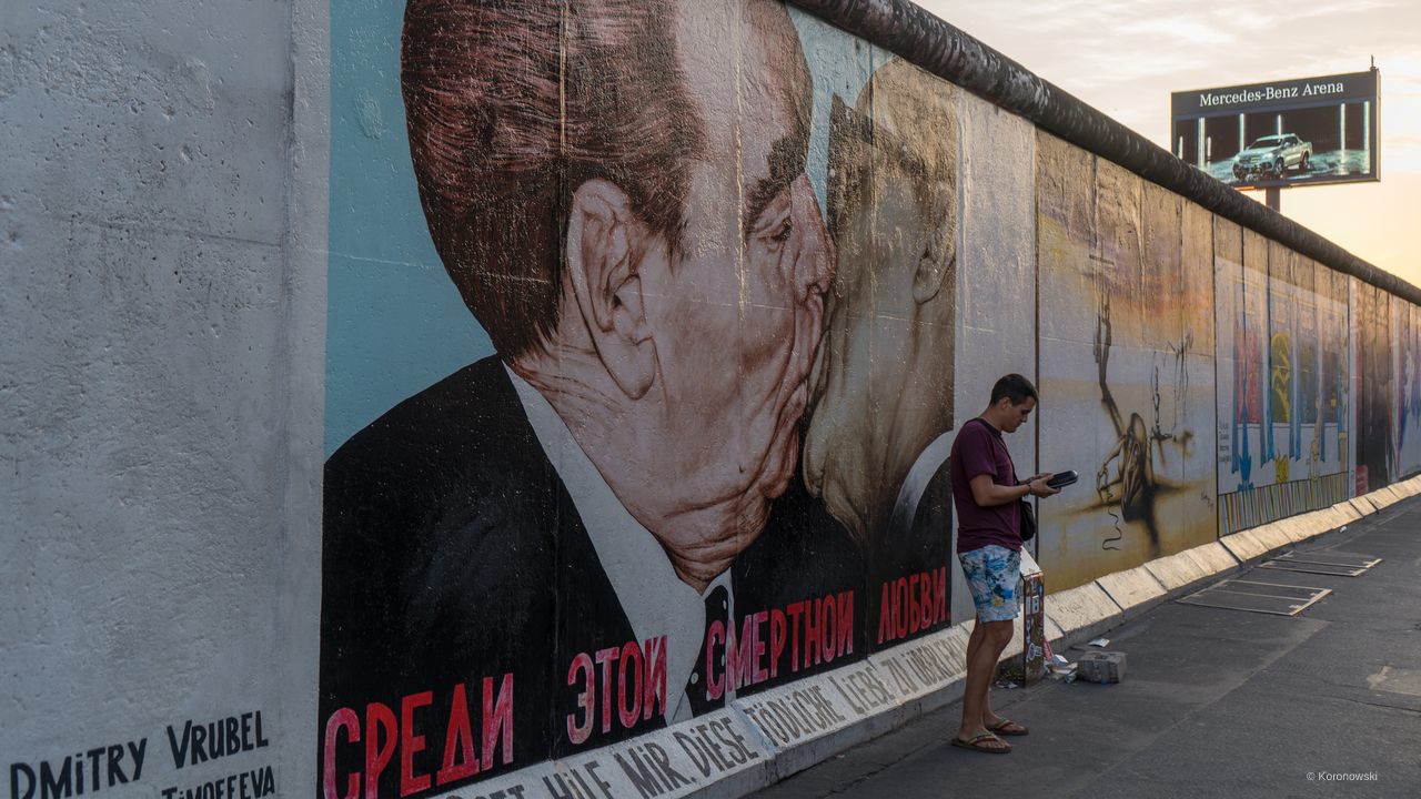 Visit the graffiti artworks in Berlin.