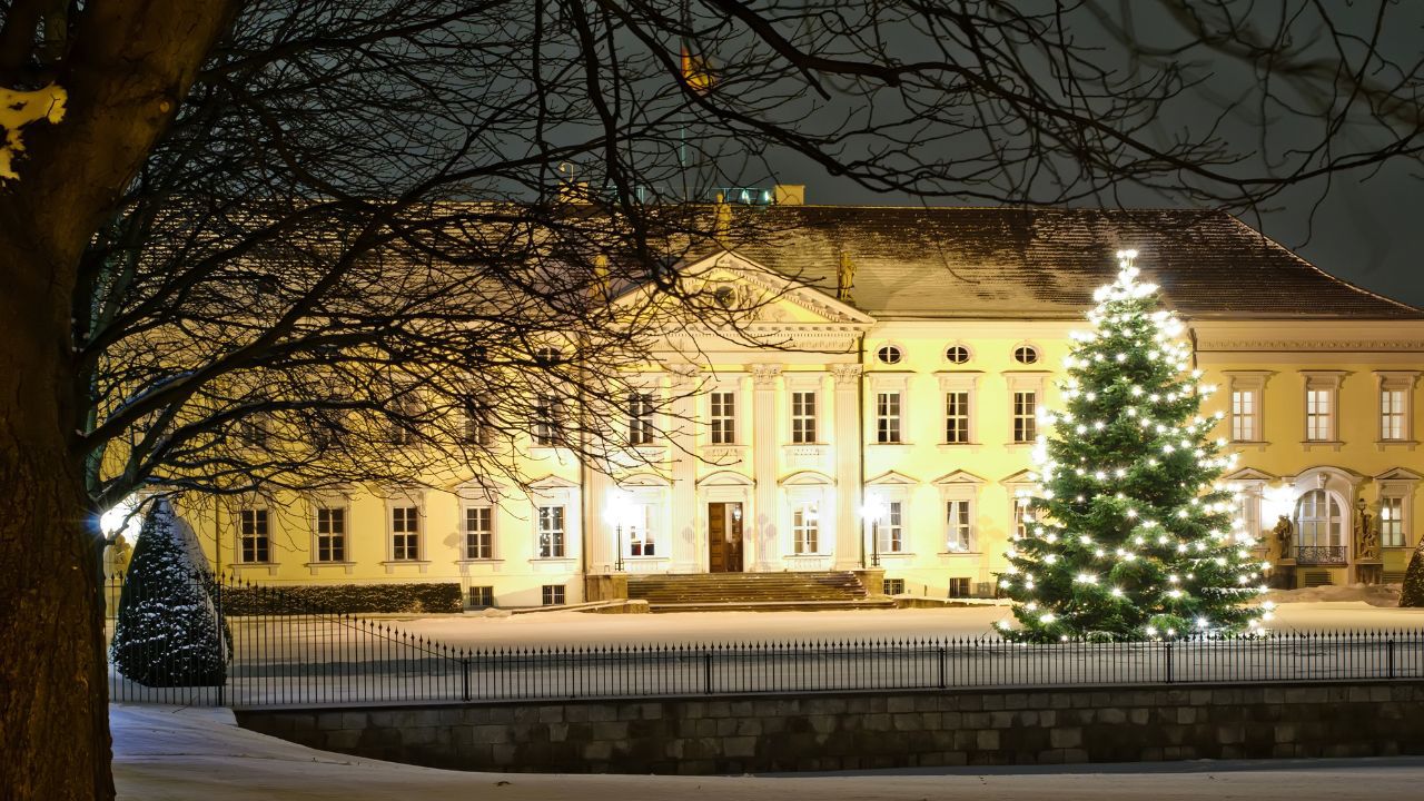 Blick auf das Schloss Bellevue Berlin Weihnachten