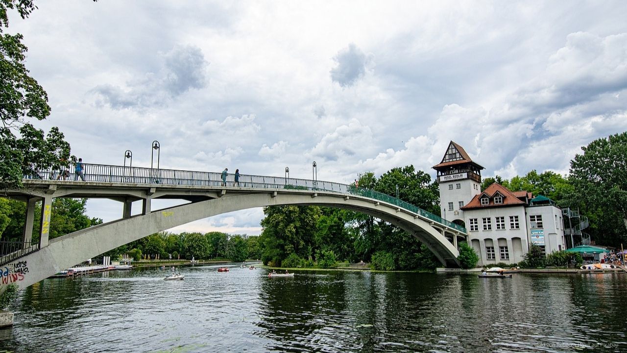 Brücke zur Insel der Jugend