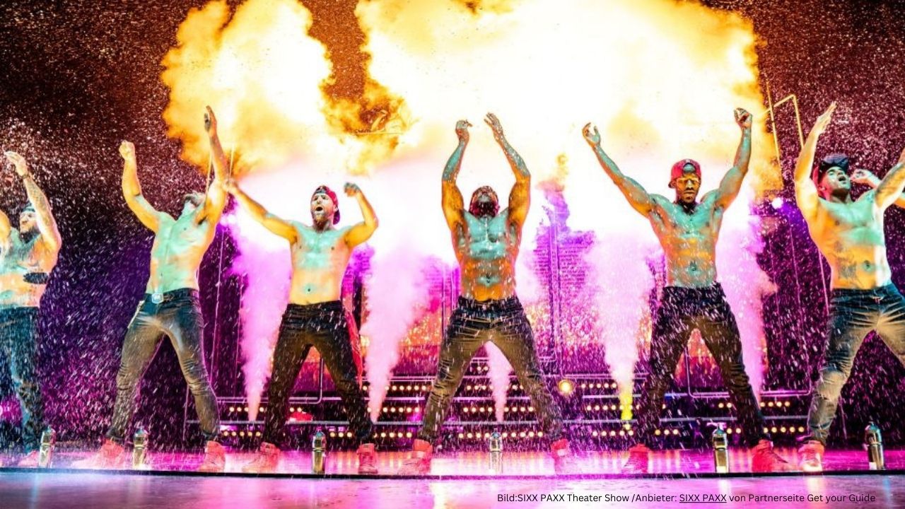 SIXX PAXX Theater Show